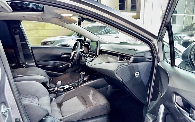 Toyota Corolla 2019, 88,000 km - 1.6 l - Bakı