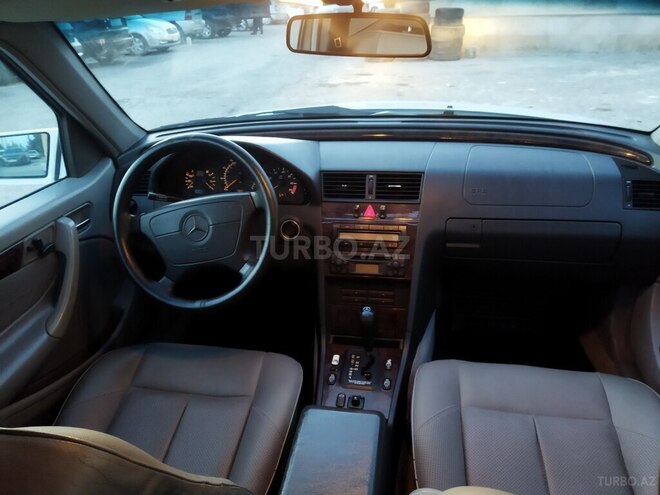 Mercedes C 230 1997, 260,000 km - 2.3 l - Bakı