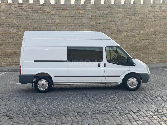 Ford Transit-5