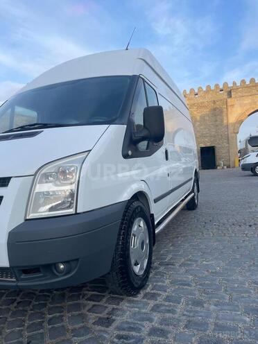 Ford Transit-15