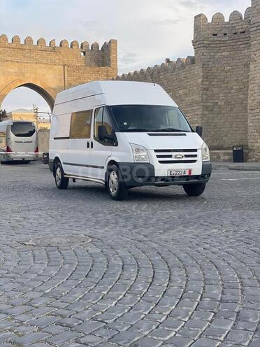 Ford Transit-20