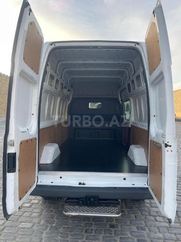 Ford Transit-13