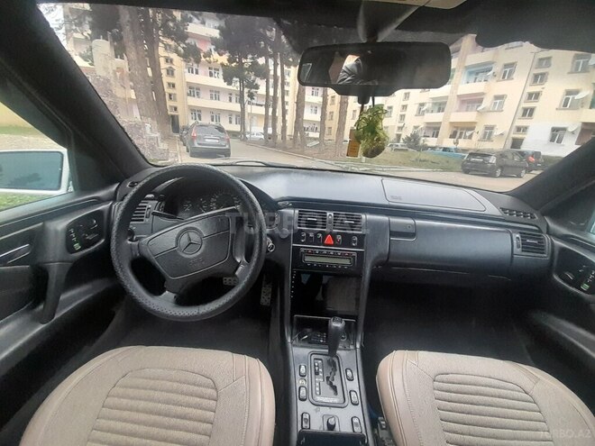 Mercedes E 320 1997, 400,000 km - 3.2 l - Tovuz