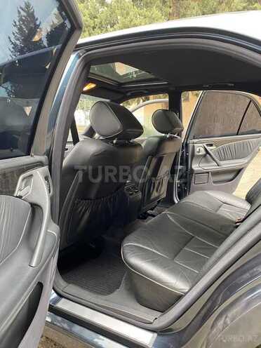 Mercedes E 220 d 2000, 366,850 km - 2.2 l - Qazax