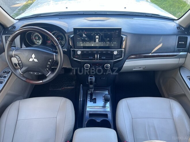 Mitsubishi Pajero 2015, 119,000 km - 3.8 л - Bakı