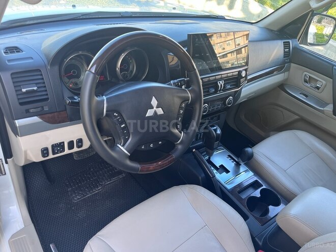 Mitsubishi Pajero 2015, 119,000 km - 3.8 л - Bakı