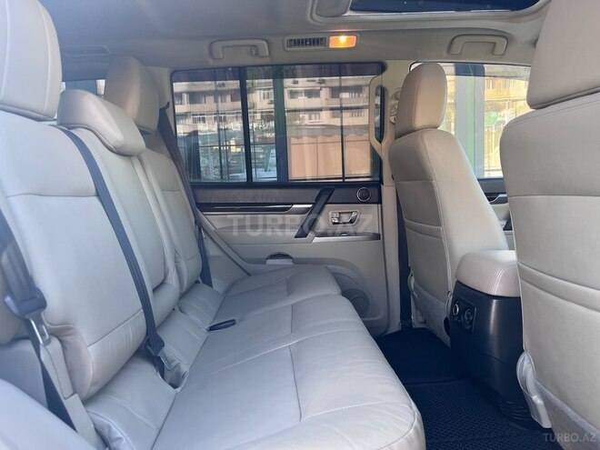 Mitsubishi Pajero 2015, 119,000 km - 3.8 л - Bakı