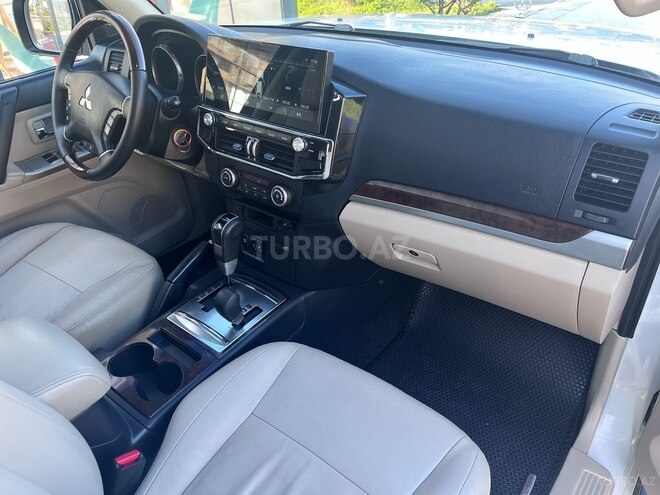 Mitsubishi Pajero 2015, 119,000 km - 3.8 л - Bakı