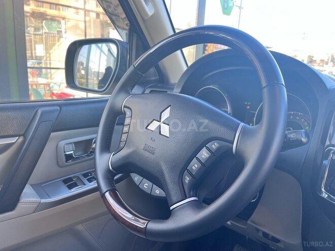 Mitsubishi Pajero 2015, 119,000 km - 3.8 л - Bakı