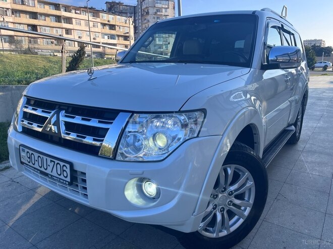 Mitsubishi Pajero 2015, 119,000 km - 3.8 л - Bakı
