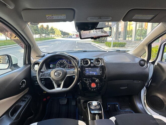 Nissan Note-8