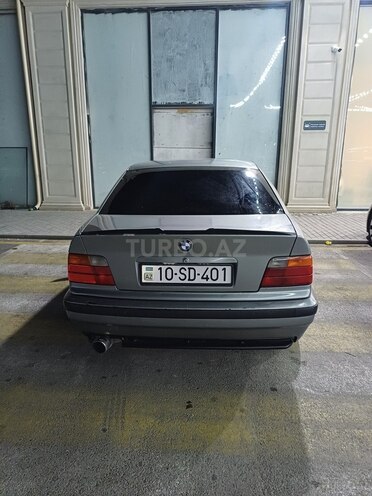 BMW 320-4