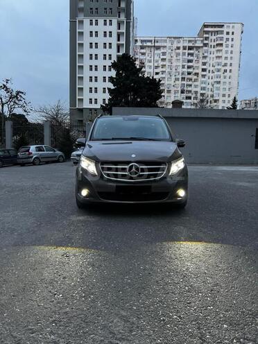 Mercedes V 220 2015, 302,000 km - 2.2 l - Bakı