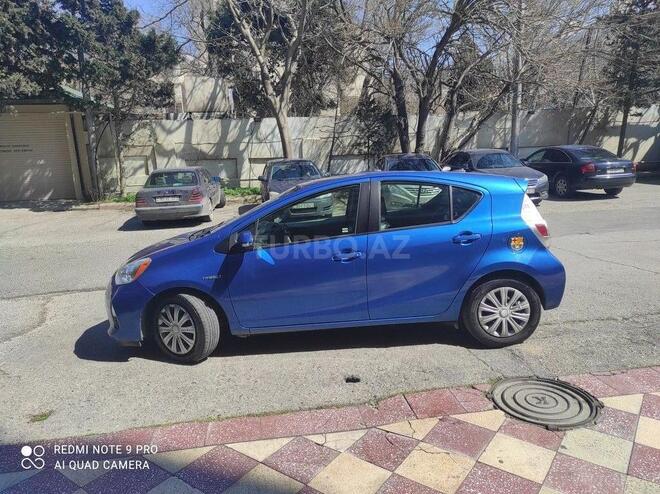 Toyota Prius C 2013, 247,839 km - 1.5 л - Bakı
