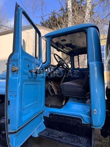 ZIL 130 1982, 110,000 km - 6.0 l - Mingəçevir