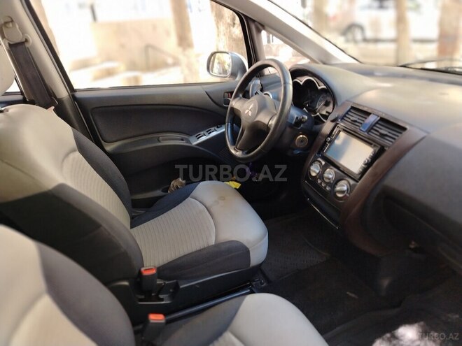 Mitsubishi  2003, 213,000 km - 1.5 l - Bakı