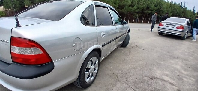 Opel Vectra 1996, 225,853 km - 2.0 l - Qazax