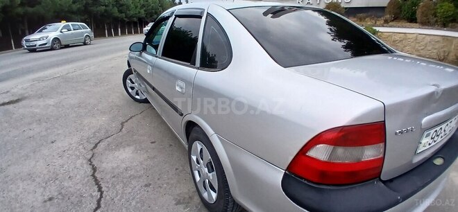 Opel Vectra 1996, 225,853 km - 2.0 l - Qazax
