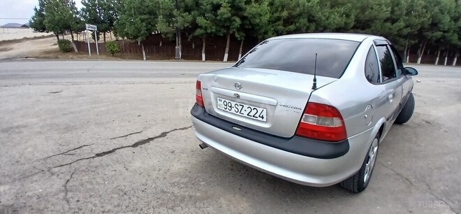 Opel Vectra 1996, 225,853 km - 2.0 l - Qazax