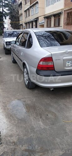 Opel Vectra 1996, 225,853 km - 2.0 l - Qazax