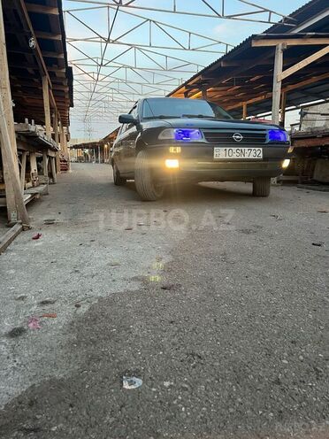Opel Astra 1994, 253,000 km - 1.6 l - Quba