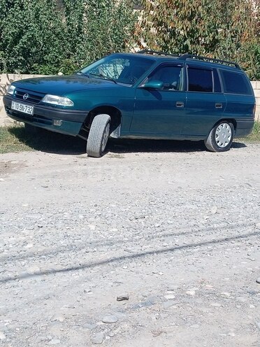 Opel Astra 1994, 253,000 km - 1.6 l - Quba