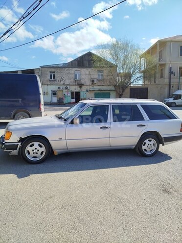 Mercedes E 250 1987, 356,760 km - 2.5 l - Bakı