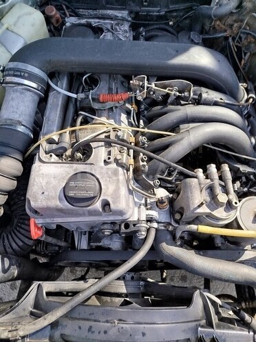 Mercedes E 250 1987, 356,760 km - 2.5 l - Bakı