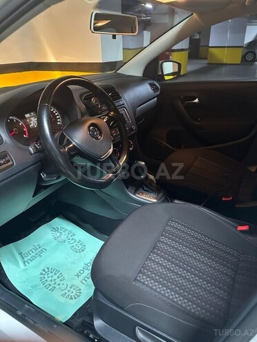 Volkswagen Polo 2018, 97,000 km - 1.6 l - Bakı