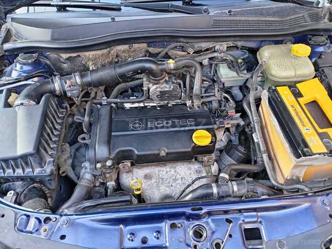 Opel Astra 2004, 28,000 km - 1.4 l - Salyan