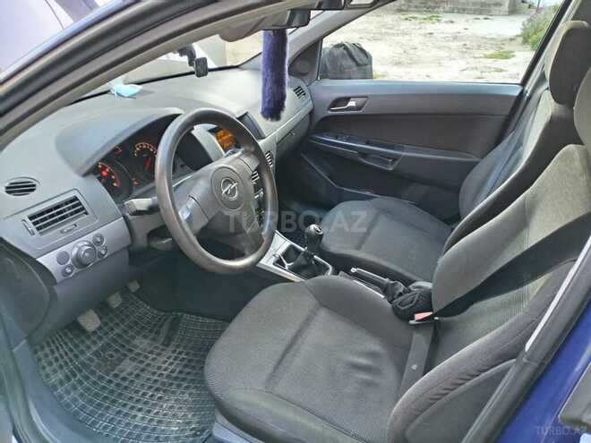 Opel Astra 2004, 28,000 km - 1.4 l - Salyan