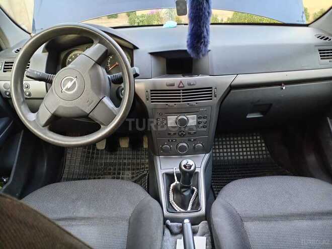 Opel Astra 2004, 28,000 km - 1.4 l - Salyan