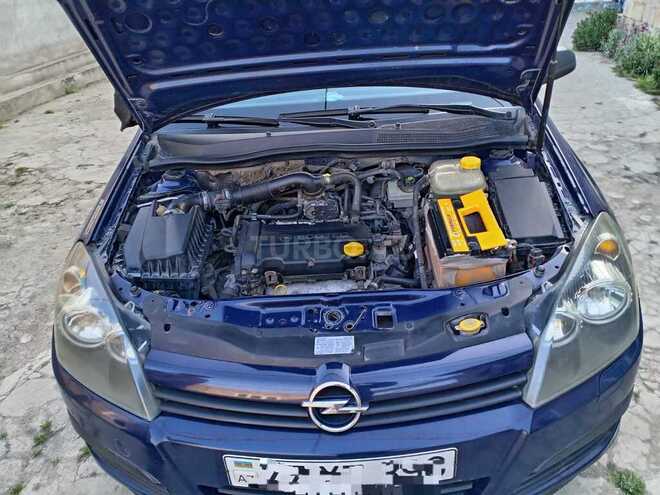 Opel Astra 2004, 28,000 km - 1.4 l - Salyan
