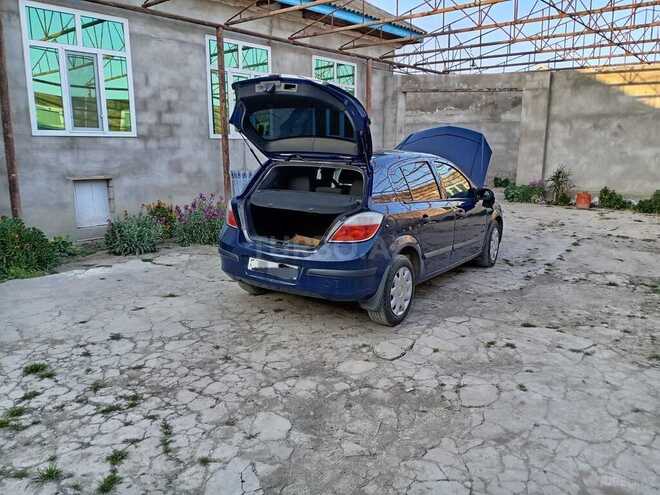 Opel Astra 2004, 28,000 km - 1.4 l - Salyan