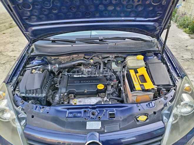 Opel Astra 2004, 28,000 km - 1.4 l - Salyan