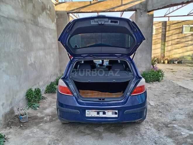 Opel Astra 2004, 28,000 km - 1.4 l - Salyan