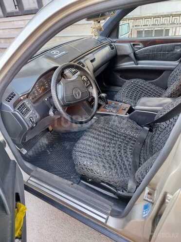 Mercedes E 230 1996, 398,000 km - 2.3 л - Bakı