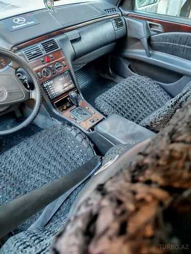 Mercedes E 230 1996, 398,000 km - 2.3 л - Bakı