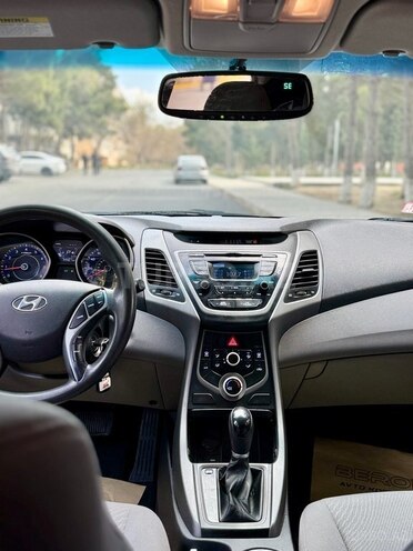 Hyundai Elantra 2015, 74,000 km - 1.8 л - Bakı