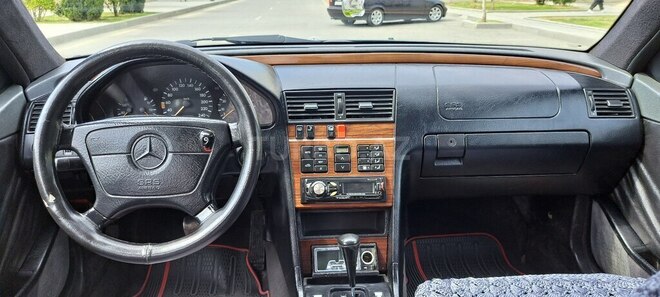 Mercedes C 220 1994, 482,000 km - 2.2 л - Yevlax