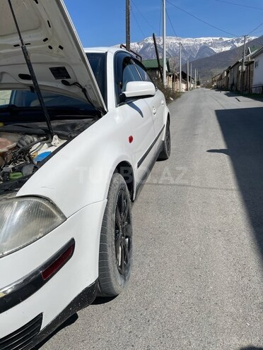 Volkswagen Passat 2002, 361,000 km - 1.8 l - İsmayıllı