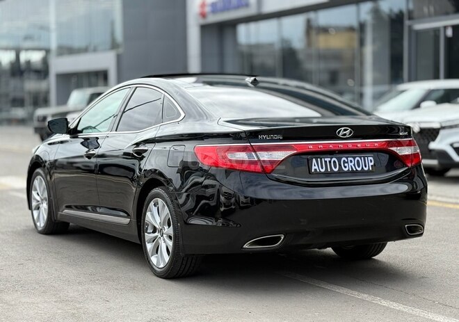 Hyundai Grandeur-10