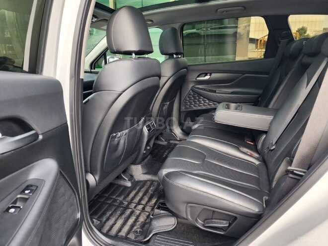 Hyundai Santa Fe-18