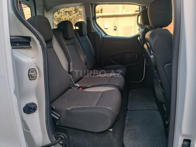 Peugeot  2017, 162,000 km - 1.6 l - Bakı