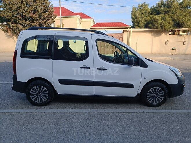 Peugeot  2017, 162,000 km - 1.6 l - Bakı