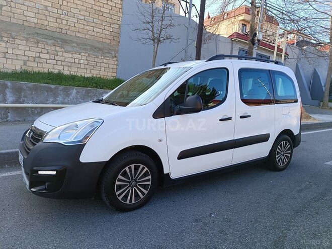 Peugeot  2017, 162,000 km - 1.6 l - Bakı