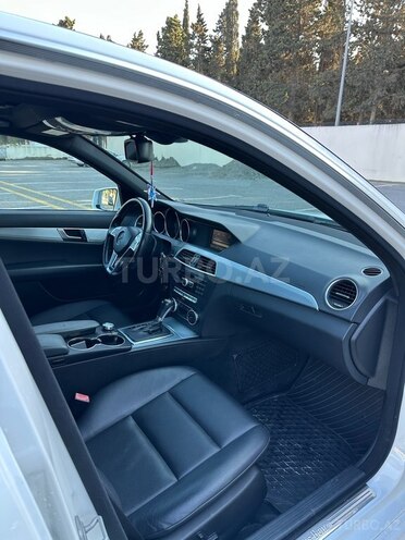 Mercedes C 250-11