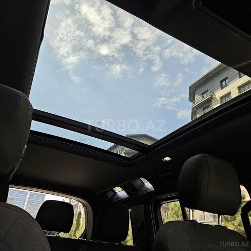 Land Rover Defender 2023, 32,071 km - 2.0 l - Bakı