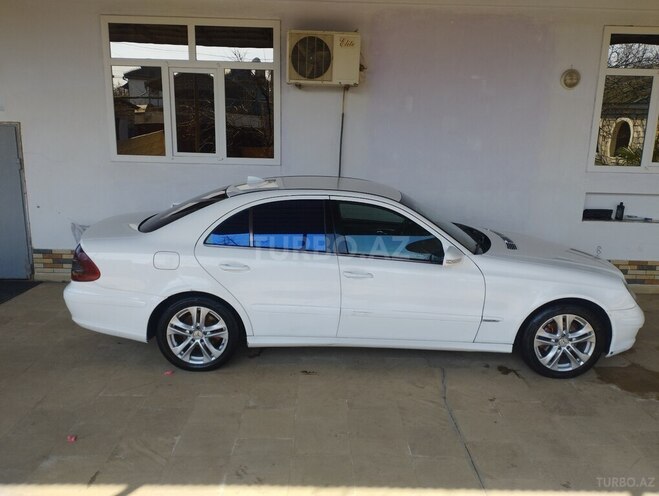Mercedes E 220 d-11