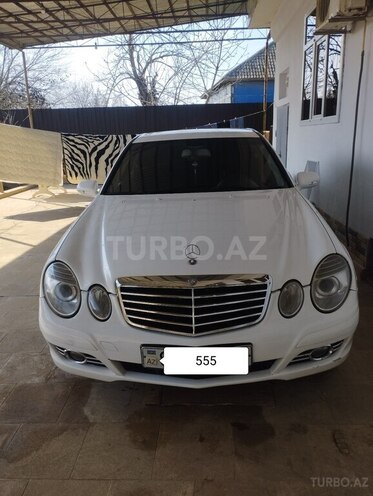 Mercedes E 220 d-3